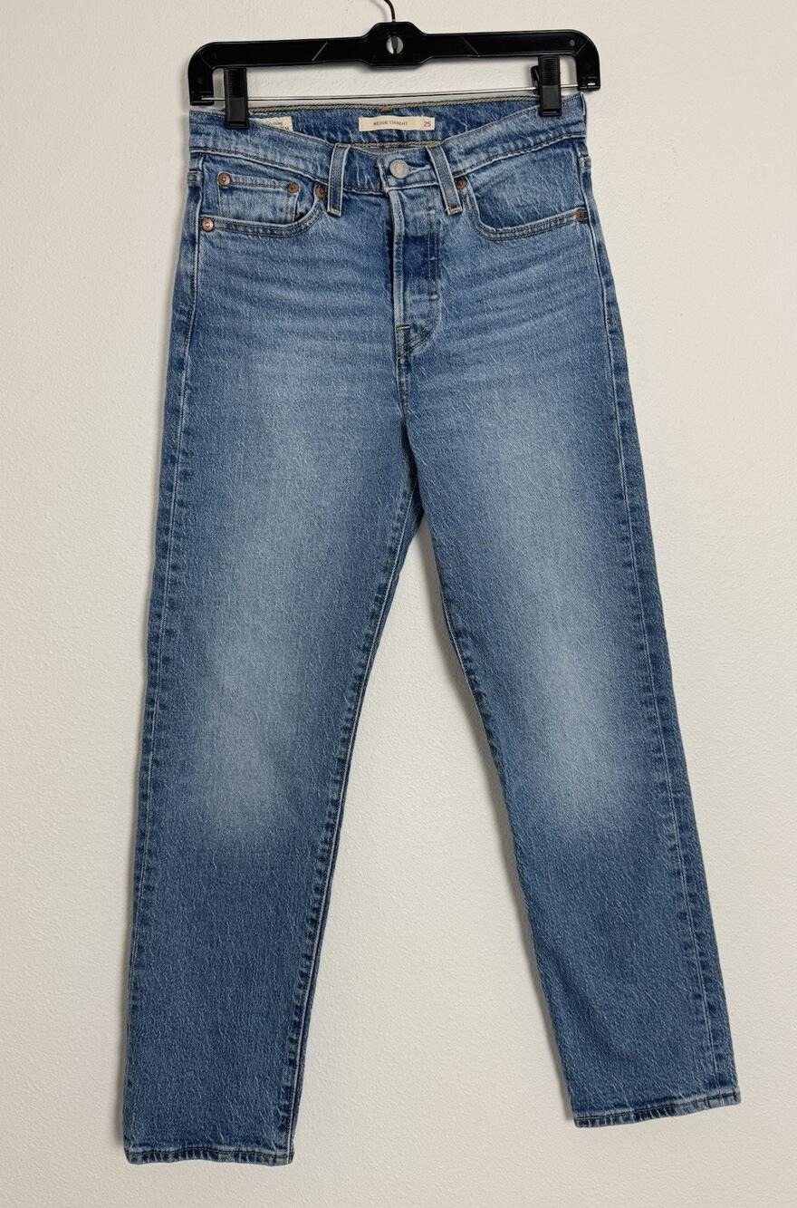 Levis Premium 25x28 Wedgie Straight High Rise Button Fly Crop Jeans Medium Wash